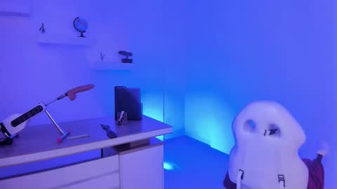   MARTINA   online show from 5, 11, 2025