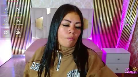 Snapshot of martina_tay chatting on 17, 5, 2026 Hey im martina online show from 17, 5, 2026