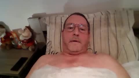 Snapshot of martinb62 chatting on 16, 10, 2025 Hotguy61 online show from 16, 10, 2025