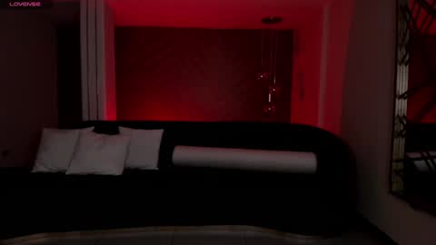 Snapshot of martinnabonnet chatting on 19, 12, 2024 Martinna Bonnet online show from 19, 12, 2024