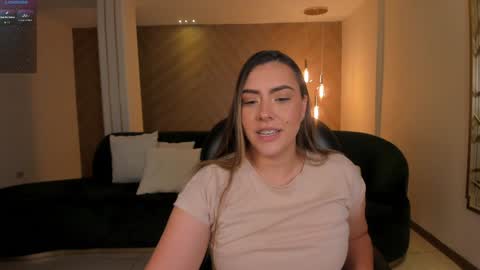 Snapshot of martinnabonnet chatting on 2, 2, 2025 Martinna Bonnet online show from 2, 2, 2025