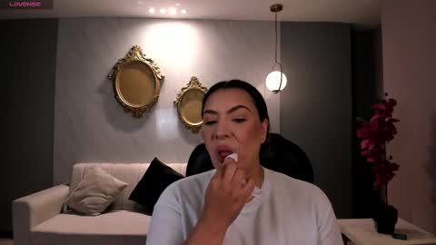 Snapshot of martinnabonnet chatting on 23, 2, 2025 Martinna Bonnet online show from 23, 2, 2025