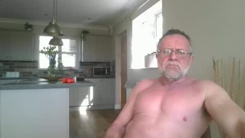 martinrgbxxxx online show from 14, 4, 2026