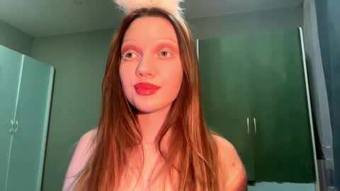 Snapshot of martinwion chatting on 30, 10, 2025 Emily online show from 30, 10, 2025