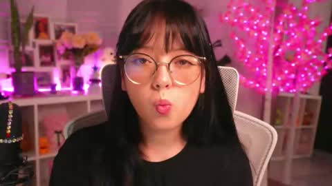 Snapshot of maru_chan_ chatting on 19, 11, 2025 INSTAGRAM Maruchan 02 online show from 19, 11, 2025