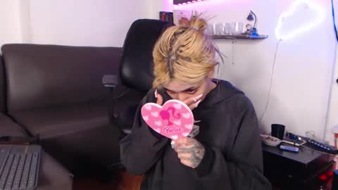                      100   online show from 7, 3, 2025