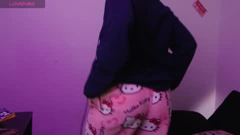                      100   online show from 24, 10, 2025