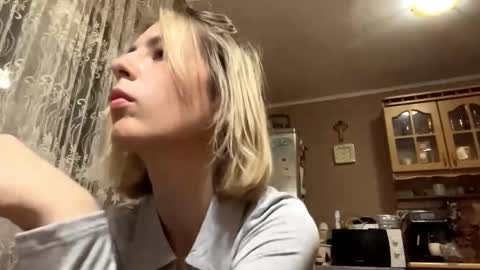 Tessa  online show from 15, 2, 2026