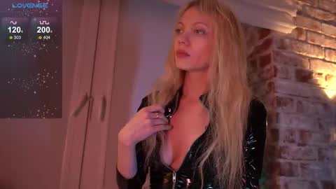 Snapshot of maryjane_bong chatting on 27, 11, 2025 My name is Jane and Im Bisexual online show from 27, 11, 2025