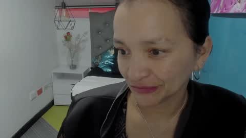 Snapshot of marylinmilf chatting on 4, 12, 2024 Marylin online show from 4, 12, 2024