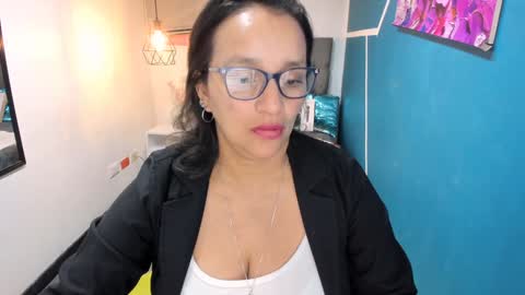 Snapshot of marylinmilf chatting on 16, 12, 2024 Marylin online show from 16, 12, 2024
