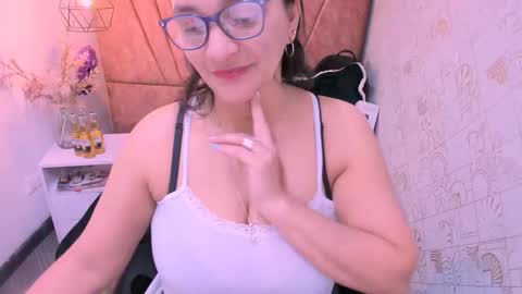 Snapshot of marylinmilf chatting on 10, 9, 2025 Marylin online show from 10, 9, 2025