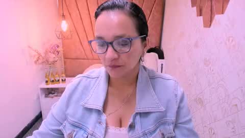 Snapshot of marylinmilf chatting on 17, 9, 2025 Marylin online show from 17, 9, 2025