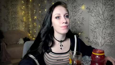 Snapshot of marylou_ chatting on 7, 11, 2025 Mary Lou online show from 7, 11, 2025