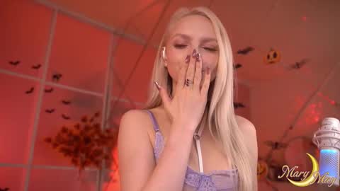 Snapshot of marylunamay chatting on 8, 11, 2025 Mary online show from 8, 11, 2025