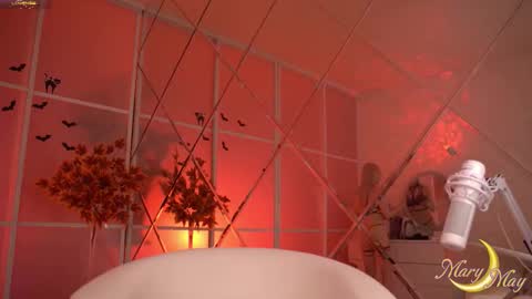 Snapshot of marylunamay chatting on 16, 11, 2025 Mary online show from 16, 11, 2025