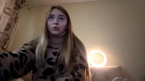 Snapshot of marylynreifsnider chatting on 15, 9, 2025 Hi My name is Elina Im 18 years old. online show from 15, 9, 2025