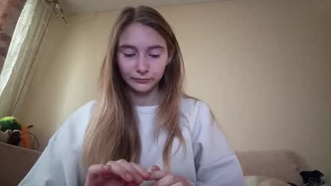 Snapshot of marylynreifsnider chatting on 18, 9, 2025 Hi My name is Elina Im 18 years old. online show from 18, 9, 2025