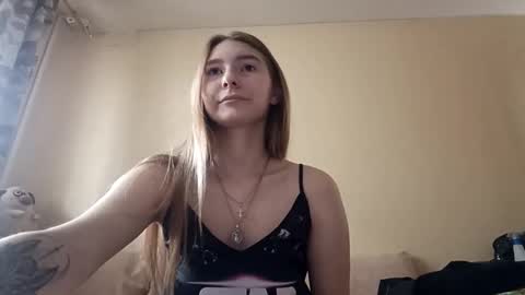 Snapshot of marylynreifsnider chatting on 10, 10, 2025 Hi My name is Elina Im 18 years old. online show from 10, 10, 2025