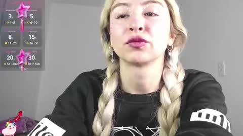 Snapshot of marylyrose chatting on 13, 9, 2025 maryly rose online show from 13, 9, 2025