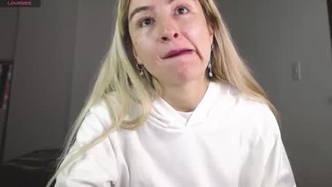 Snapshot of marylyrose chatting on 19, 10, 2025 maryly rose online show from 19, 10, 2025