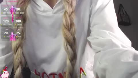 Snapshot of marylyrose chatting on 14, 12, 2025 maryly rose online show from 14, 12, 2025