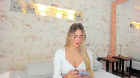 Snapshot of maryy_campbell chatting on 1, 5, 2026 maryy campbell online show from 1, 5, 2026