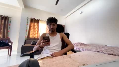 Mask Boy online show from 19, 2, 2025