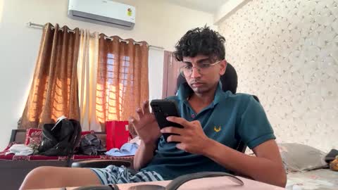 Mask Boy online show from 6, 11, 2025