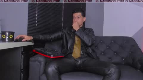 Snapshot of massimo_g chatting on 14, 11, 2025 I am Massimo online show from 14, 11, 2025