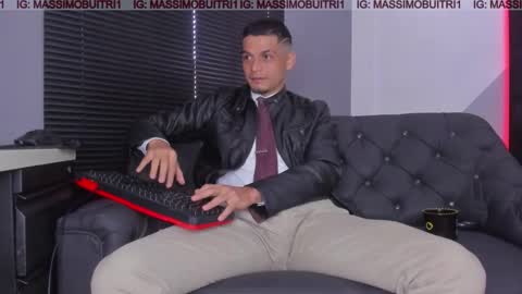 Snapshot of massimo_g chatting on 22, 11, 2025 I am Massimo online show from 22, 11, 2025