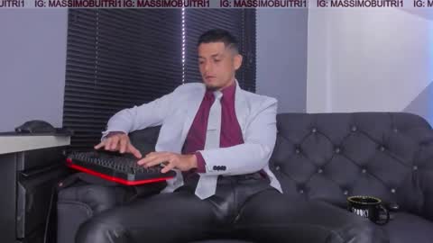 Snapshot of massimo_g chatting on 26, 11, 2025 I am Massimo online show from 26, 11, 2025