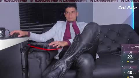 Snapshot of massimo_g chatting on 27, 11, 2025 I am Massimo online show from 27, 11, 2025