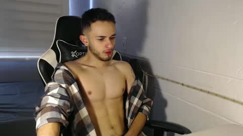 Snapshot of massimo_jiovano chatting on 7, 3, 2025 massimo online show from 7, 3, 2025