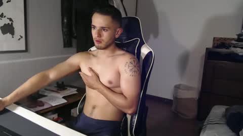 Snapshot of massimo_jiovano chatting on 5, 10, 2025 massimo online show from 5, 10, 2025