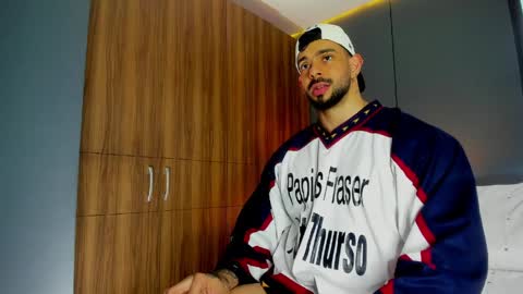 Snapshot of massimo_visconti chatting on 6, 4, 2026 massimo online show from 6, 4, 2026