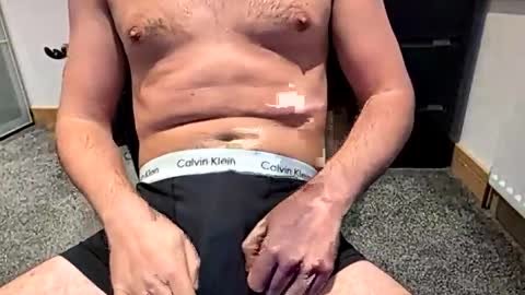 Snapshot of massive1oad chatting on 15, 12, 2024 massive1oad online show from 15, 12, 2024