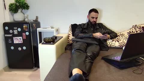 Snapshot of master_roberto333 chatting on 6, 1, 2025 SIR online show from 6, 1, 2025