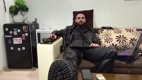 Snapshot of master_roberto333 chatting on 6, 1, 2025 SIR online show from 6, 1, 2025