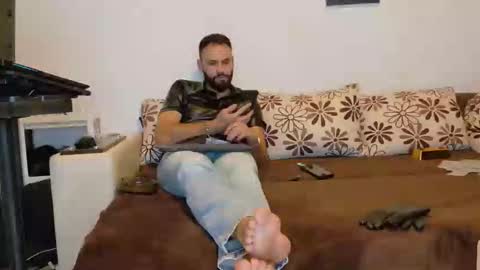 Snapshot of master_roberto333 chatting on 22, 10, 2025 SIR online show from 22, 10, 2025