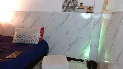 Snapshot of mat_kush chatting on 17, 12, 2025 Matt online show from 17, 12, 2025