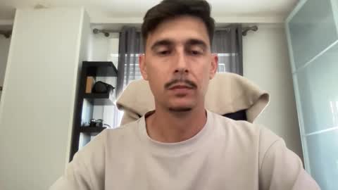 Aaron online show from 15, 10, 2025