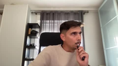 Aaron online show from 16, 10, 2025