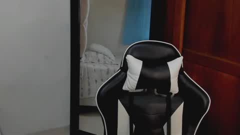 mathews_smith online show from 13, 4, 2026