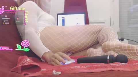 LooLa online show from 5, 12, 2025