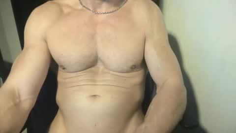 Snapshot of matiasmartin2030 chatting on 22, 3, 2026 MatiasMatureMuscle online show from 22, 3, 2026