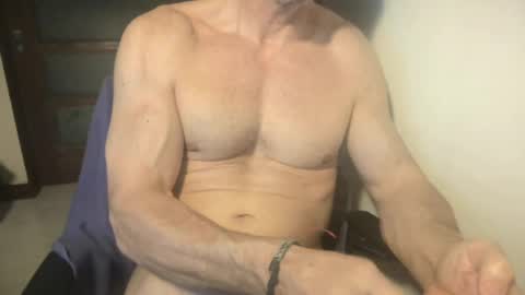 Snapshot of matiasmartin2030 chatting on 13, 7, 2026 MatiasMatureMuscle online show from 13, 7, 2026