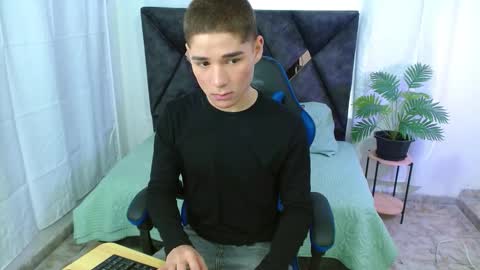 Snapshot of matiii18 chatting on 12, 9, 2025 Mati online show from 12, 9, 2025