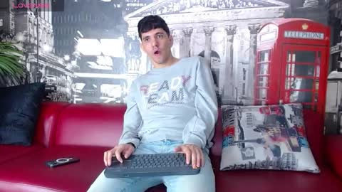 Snapshot of matteo12_ chatting on 11, 10, 2025 ---Matteo--- online show from 11, 10, 2025