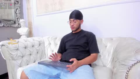 Snapshot of matteoricci_ chatting on 2, 11, 2025 MatteoRicci  online show from 2, 11, 2025